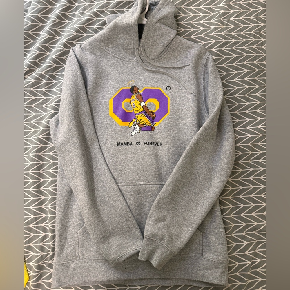 MIGHTYKILLERS Mamba Forever Kobe Bryant Grey Hoodie - Medium